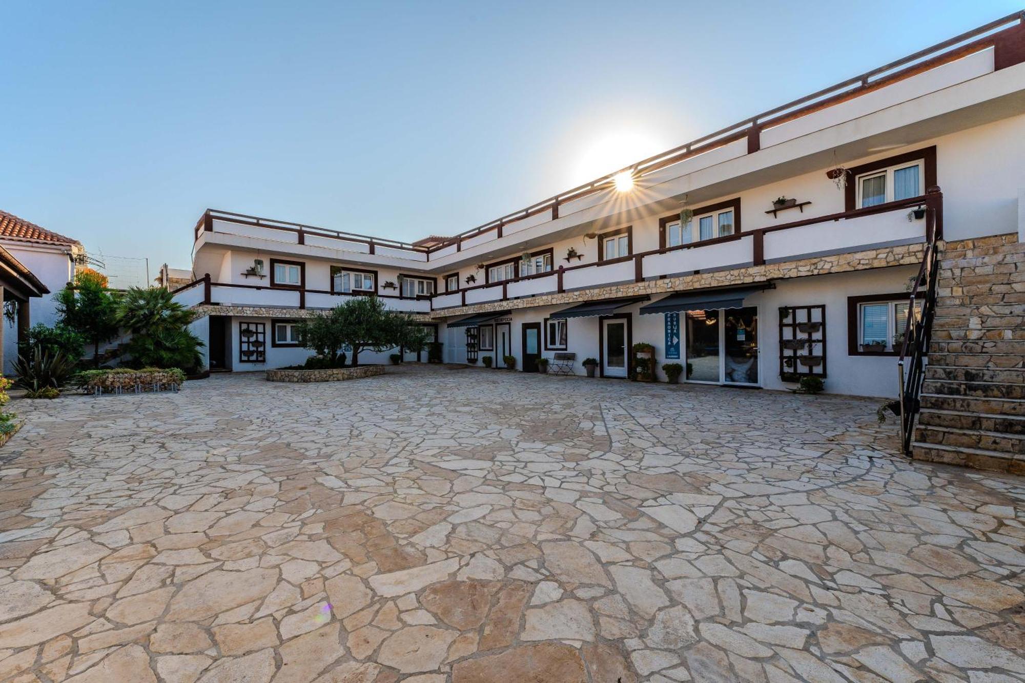 Guesthouse Kod Spavalice 维尔 外观 照片